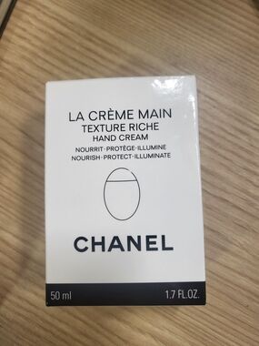 Chanel La Crème Main Texture Riche Hand Cream - White
